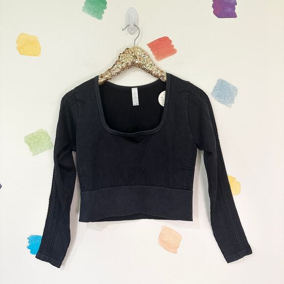 aerie Tops - XL Offline by Aerie Black Ribbed Long Sleeved Crop Top NWT